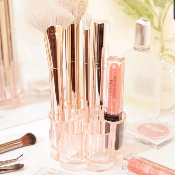 Acrylic Makeup holder. - Picture 9 of 16